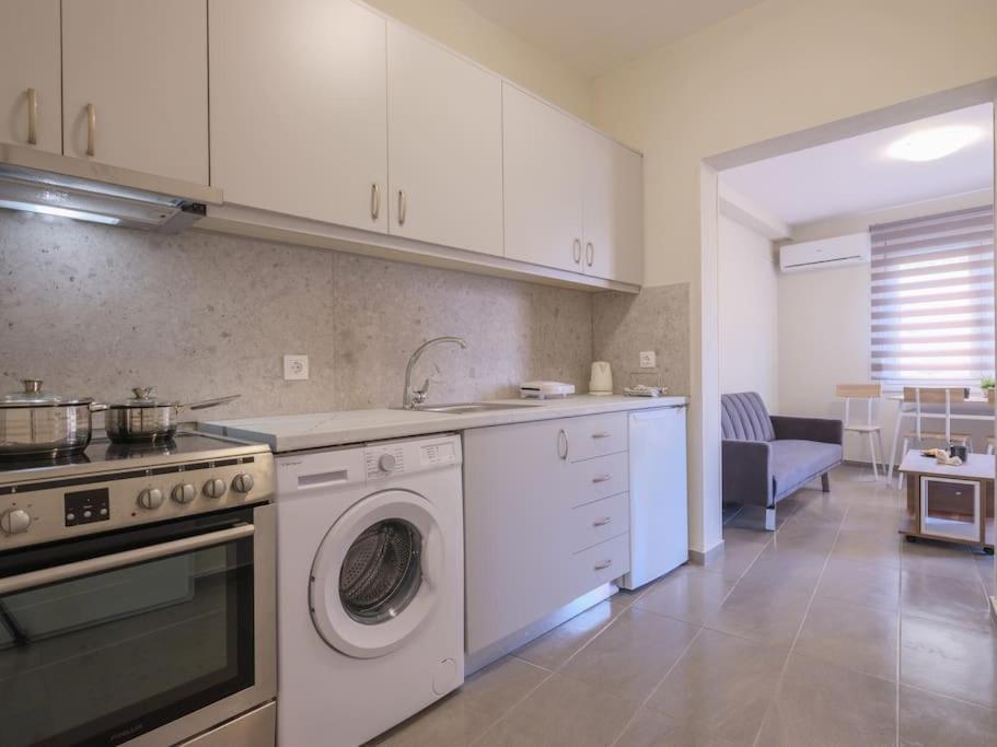 Pretty House In The Center Of Appartement Héraklion